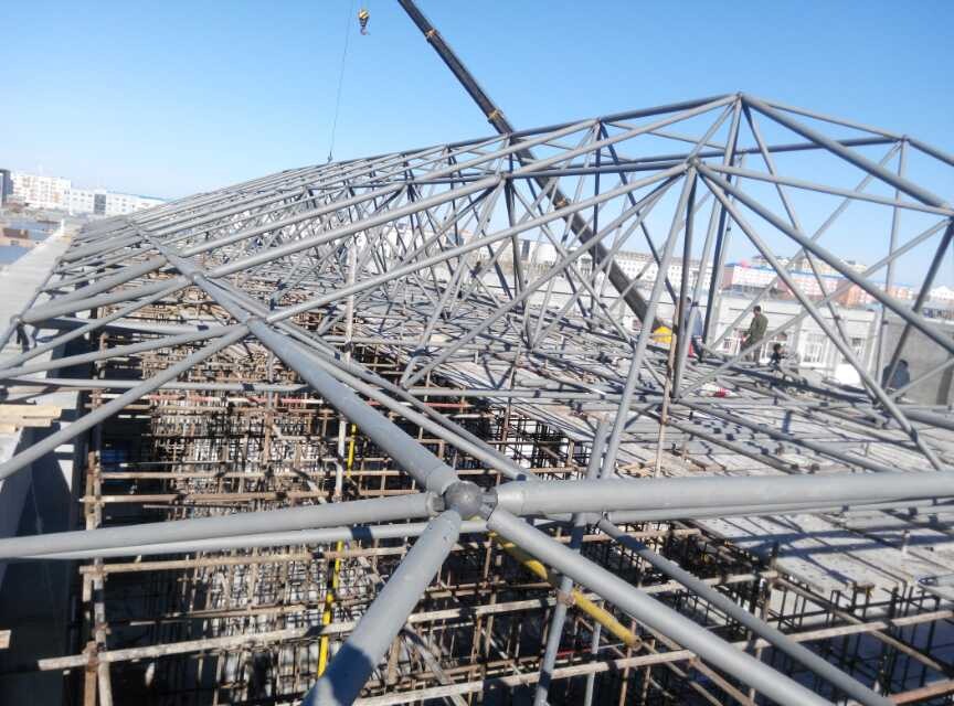黄冈商贸城屋顶网架工程